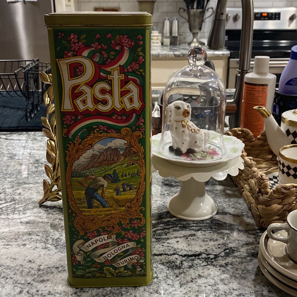 Vintage Late 70’s-Early 1980’s Green Casa Via Variccio Decorative Pasta Tin! - Picture 3 of 10